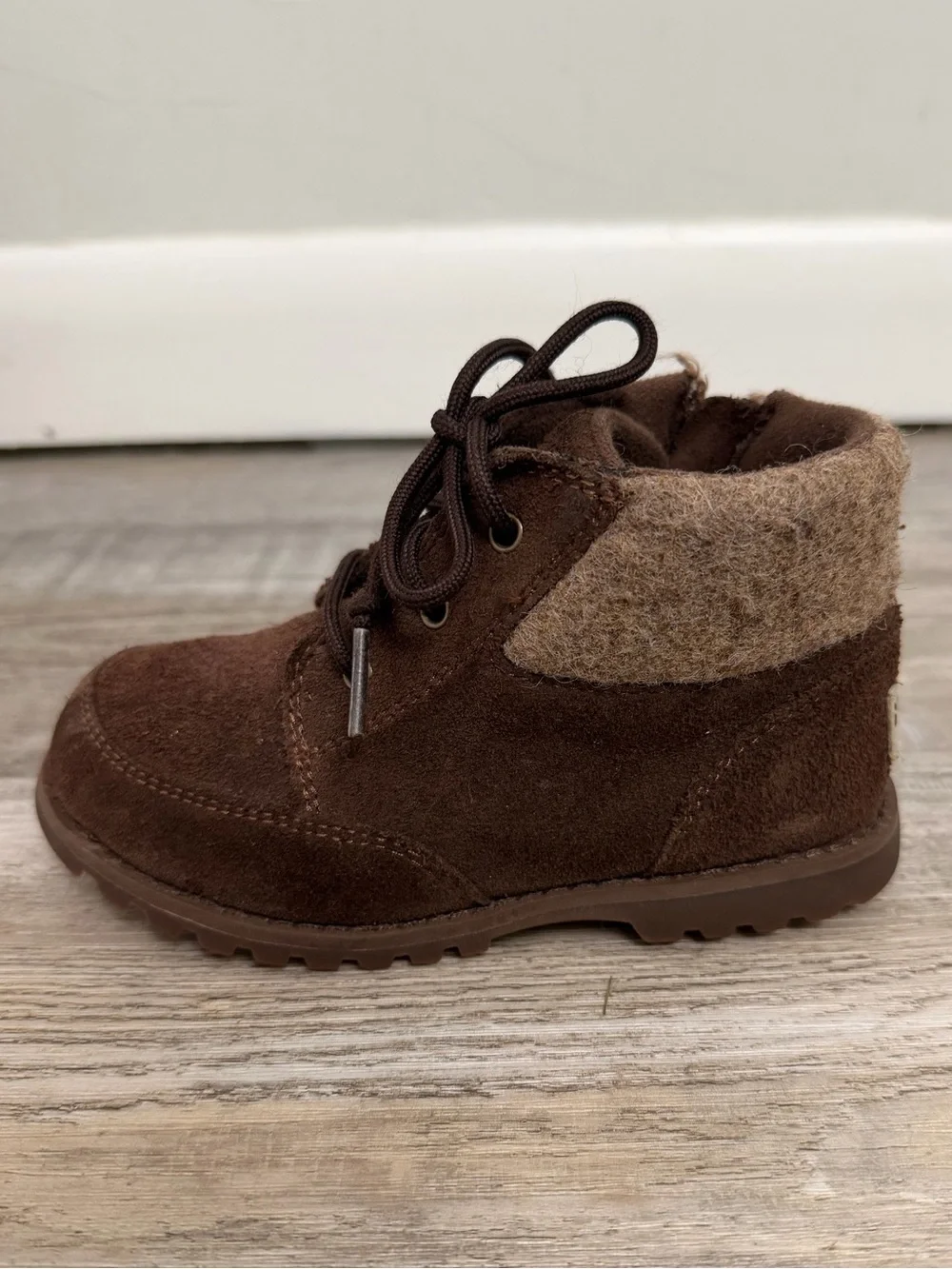 UGG Orin Wool & Leather Brown Boots Shearling Insert Toddler/Little Kid, size 9
